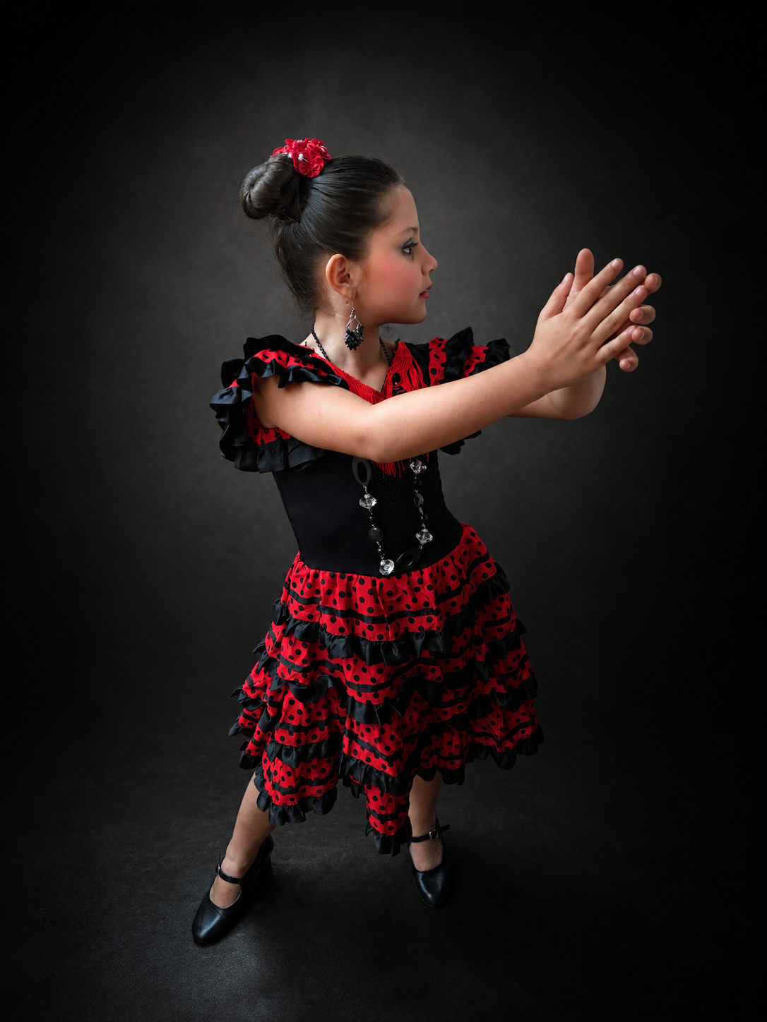 Mia clapping