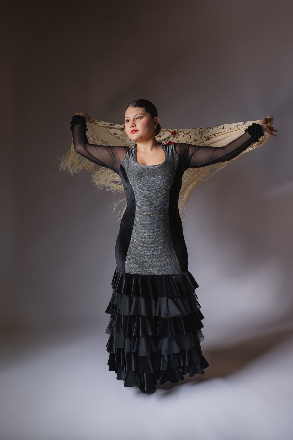 Mia with mantón